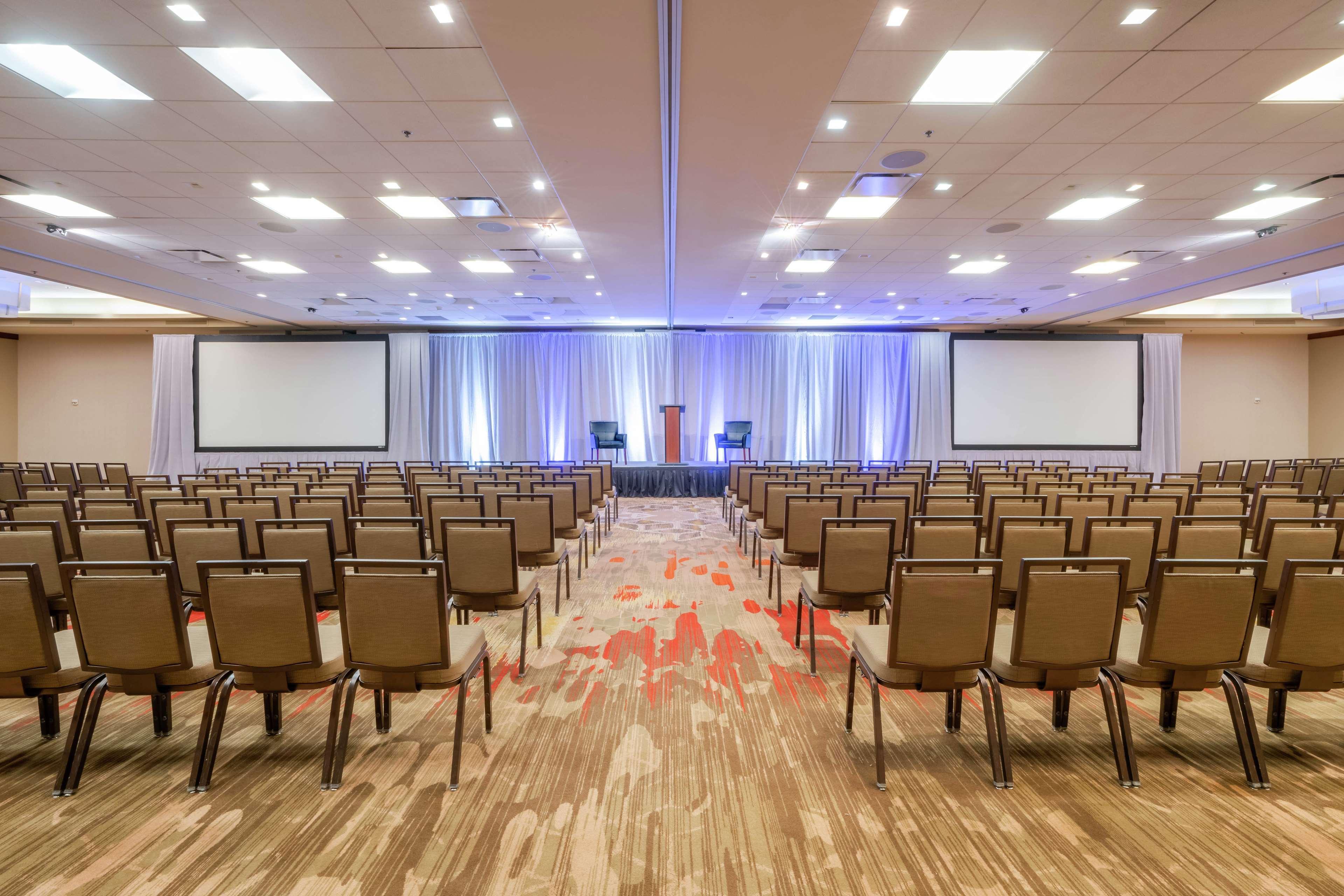 Hotel Hilton Center 4*